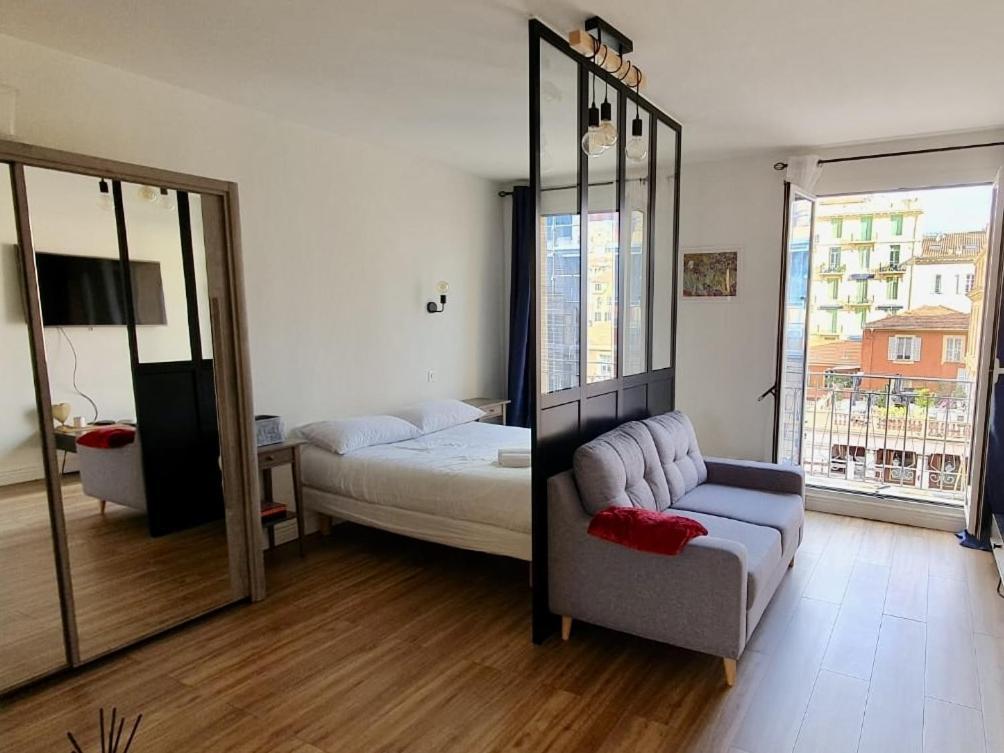 Le Verlaine, Studio En Centre Ville A Deux Minutes Des Plages Μεντόν Δωμάτιο φωτογραφία